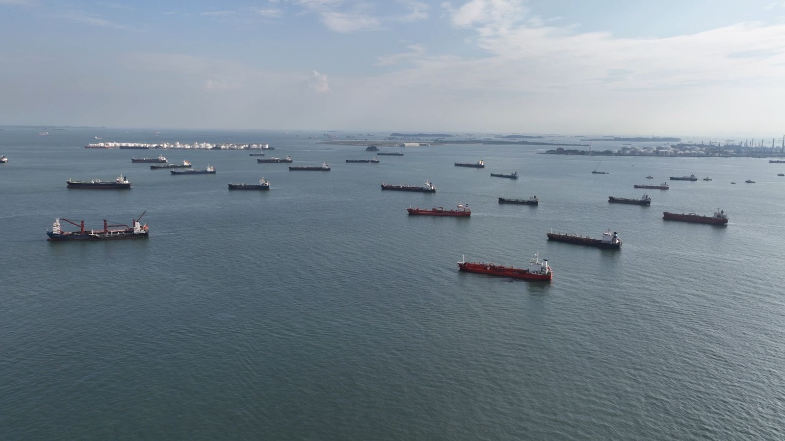 Quando os navios param, o mundo para: a lição de Ormuz sobre a dependência global da navegação