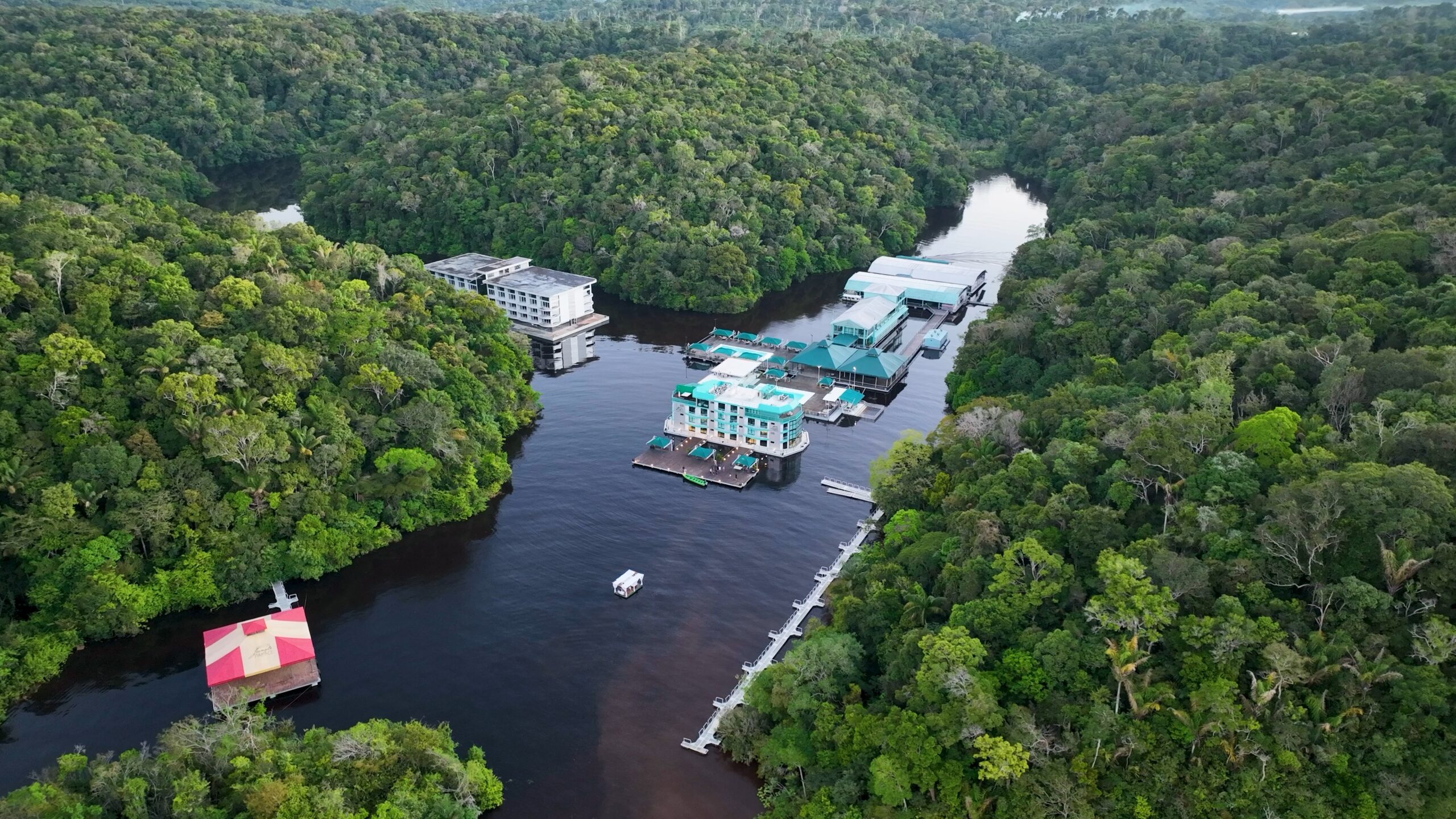 O que os rios da Europa faturam e o que os rios da Amazônia esperam: a vocação adormecida do turismo fluvial brasileiro 