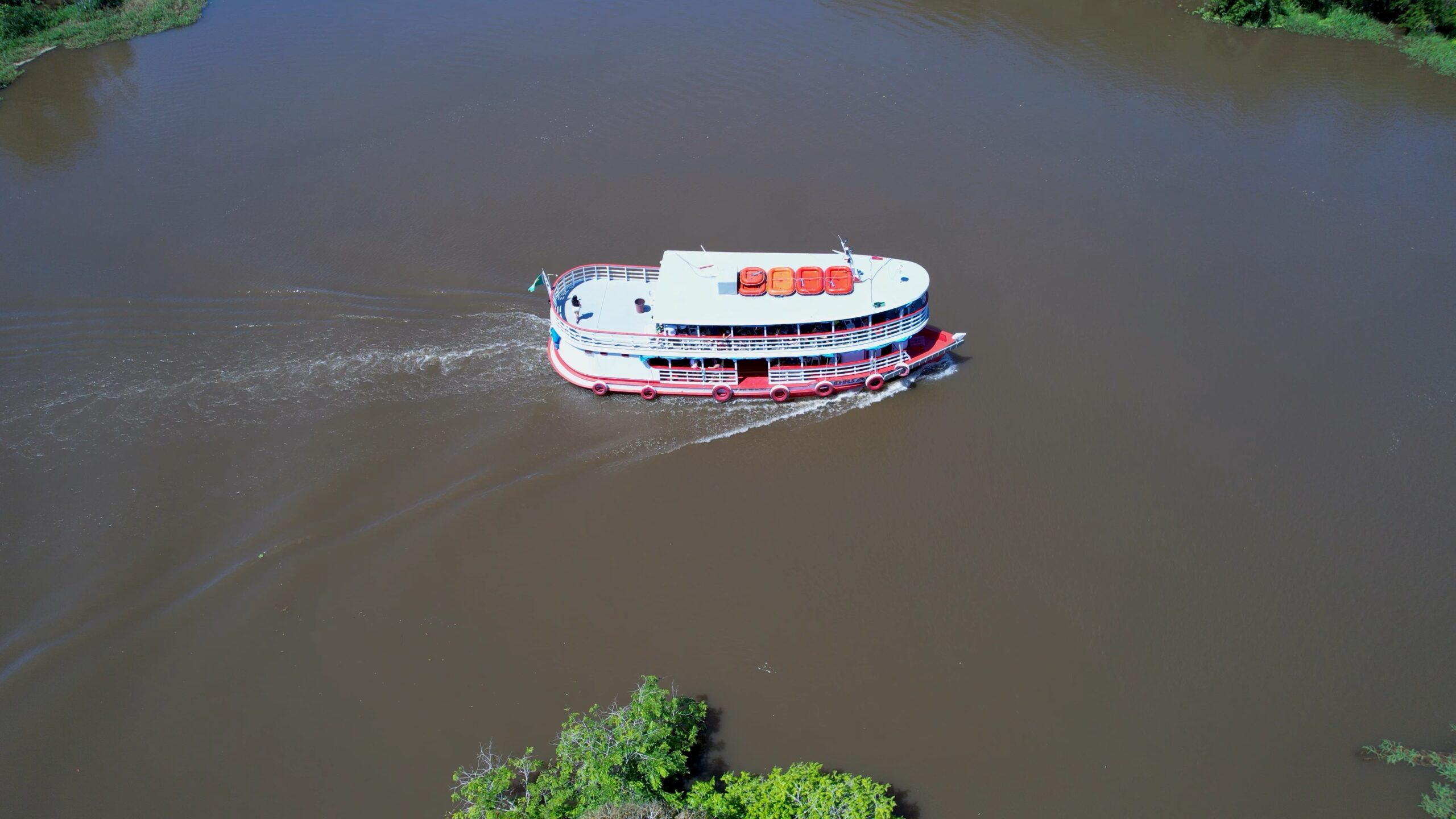 Barco popular: a estrada de águas também merece um Uno Mille