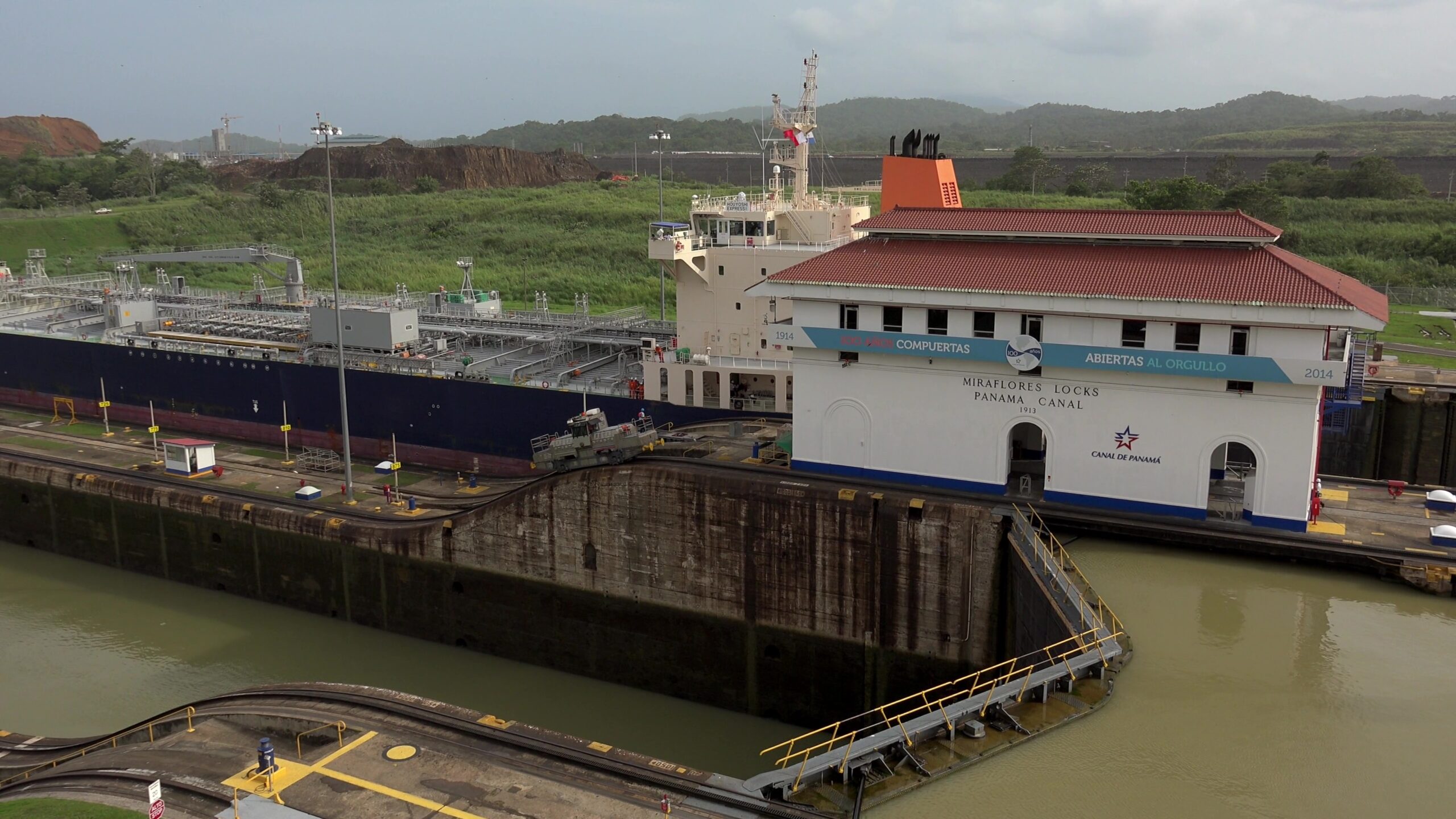 Panamá reduz ainda mais travessias diárias no canal, mas evita corte no calado dos navios